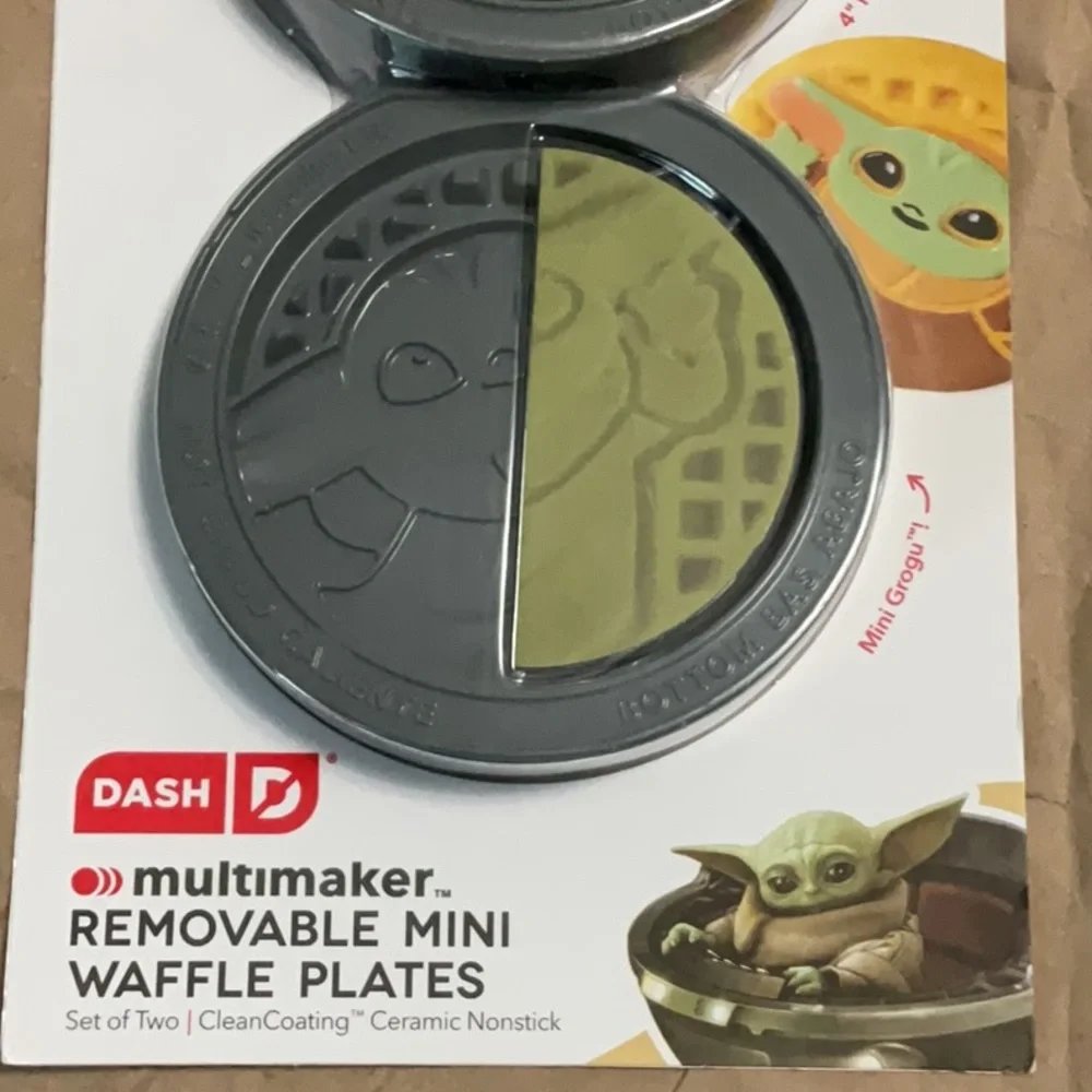 Dash Star Wars The Mandalorian MultiMaker Removable Mini Waffle Plates set new